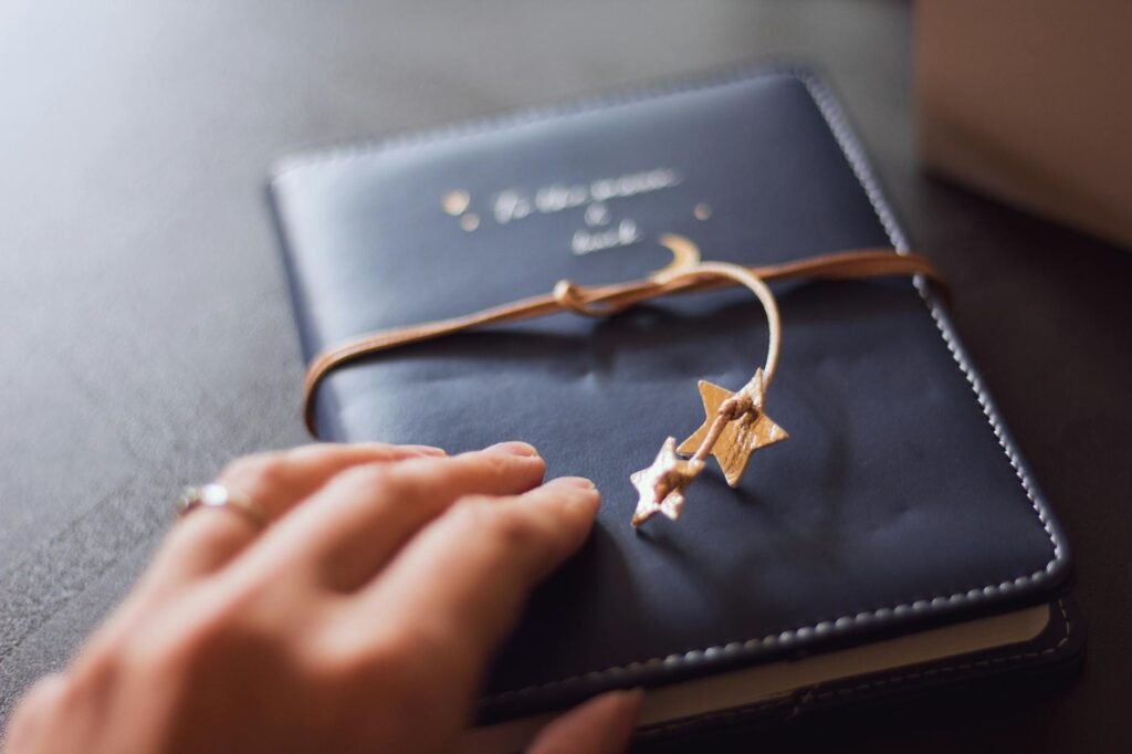 Best Moon Phase Journals and Astrology Planners 2026