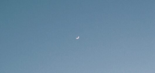 Evening Astrology for Your Cozy Retreat