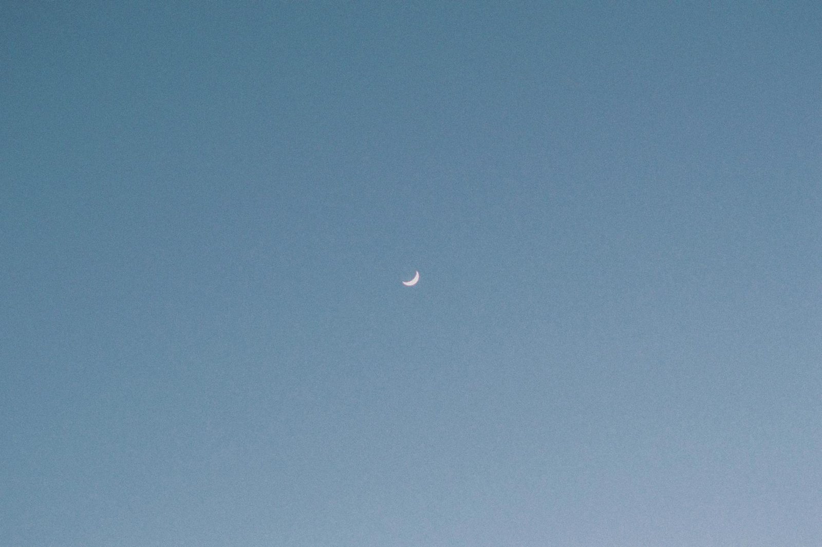 Evening Astrology for Your Cozy Retreat