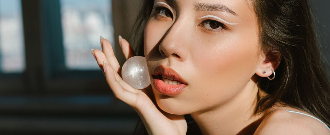 Best Moonstone and Cancer Pendants to Nurture Intuition